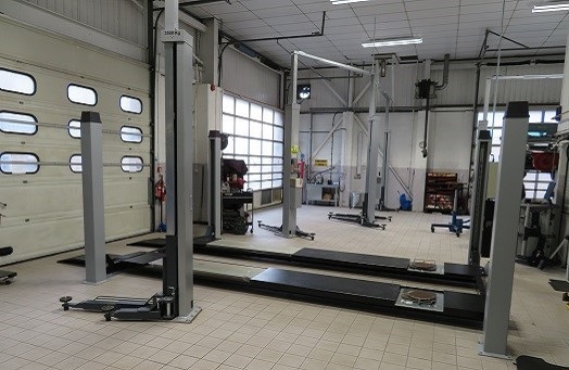 Lift Replacement - When & How Best to replace your vehicle lifts