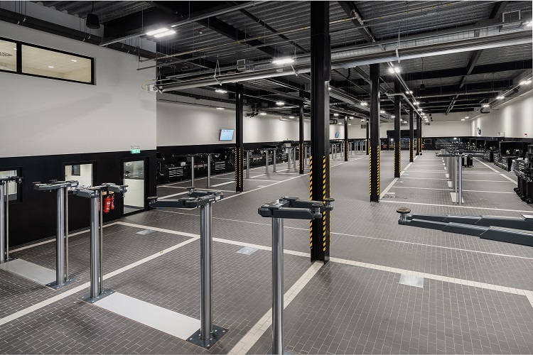 Mercedes Benz West London Workshop