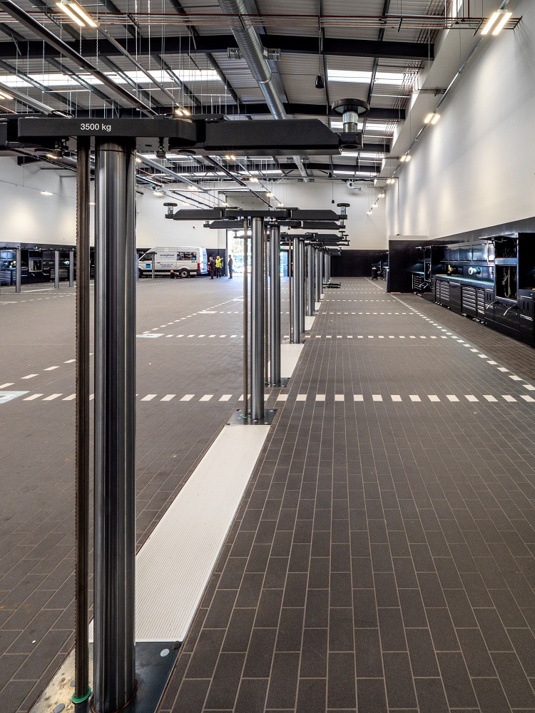 Mercedes Benz West Drayton Workshop