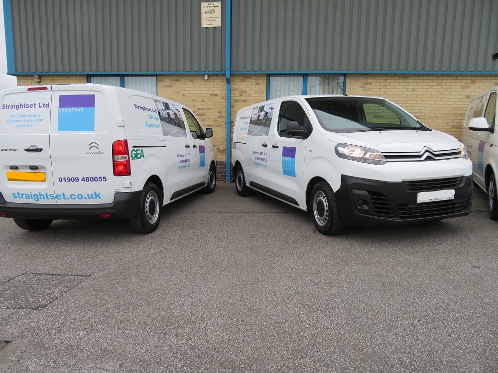 Straightset Engineer Vans